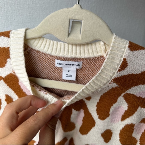 Amazon Essentials Cheetah Sweater / Size 2T - Picture 4 of 5